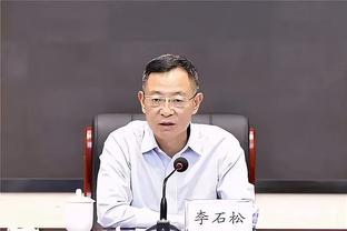 那不勒斯总监：泽林斯基很乐意留下，目前没有球队跟他达成协议